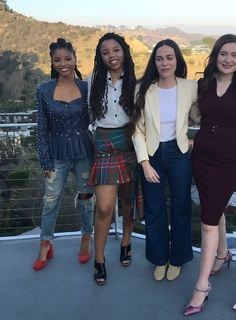Chloe Bailey feet photo thumbnail