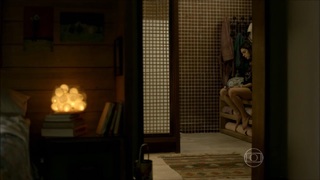 Isis Valverde feet photo thumbnail
