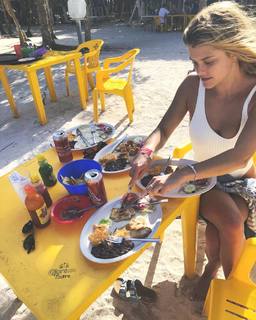 Nina Agdal feet photo thumbnail
