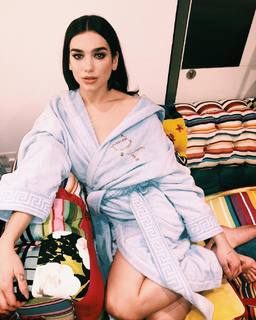 Dua Lipa feet photo thumbnail