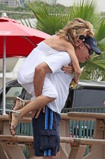 AnnaLynne McCord feet photo thumbnail