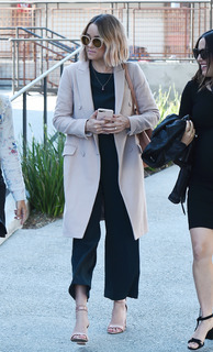Lauren Conrad feet photo thumbnail