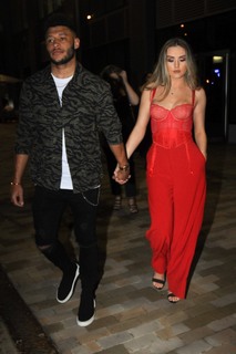Perrie Edwards feet photo thumbnail