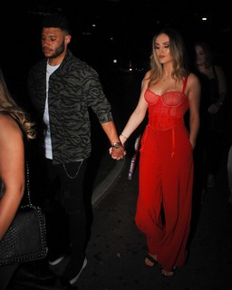 Perrie Edwards feet photo thumbnail