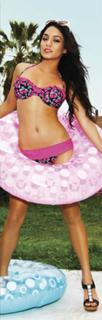 Vanessa Hudgens feet photo thumbnail