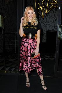 Ashley James feet photo thumbnail