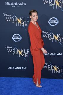 Ellen Pompeo feet photo thumbnail