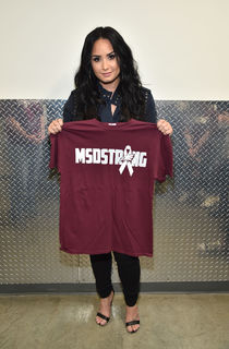 Demi Lovato feet photo thumbnail