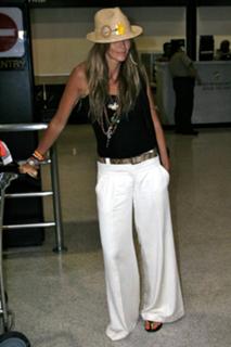 Elle Macpherson feet photo thumbnail