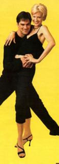 Jenna Elfman feet photo thumbnail