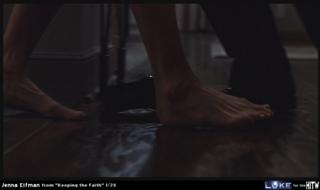Jenna Elfman feet photo thumbnail