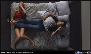Jenna Elfman feet photo thumbnail