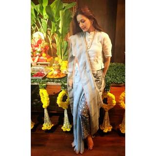 Sonali Bendre feet photo thumbnail