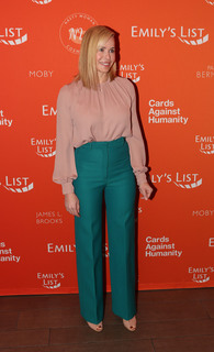 Chelsea Handler feet photo thumbnail