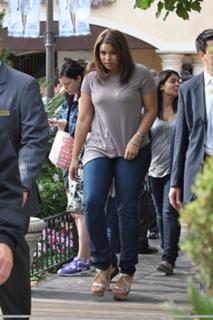 Jordin Sparks feet photo thumbnail
