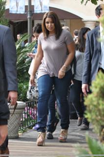 Jordin Sparks feet photo thumbnail