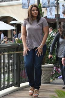 Jordin Sparks feet photo thumbnail