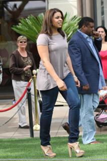Jordin Sparks feet photo thumbnail