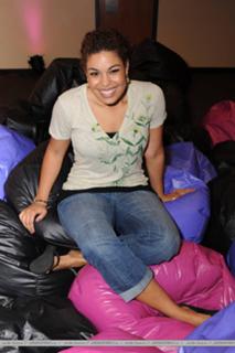 Jordin Sparks feet photo thumbnail