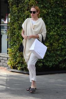 Rumer Willis feet photo thumbnail