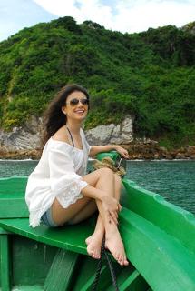 Paula Fernandes feet photo 3