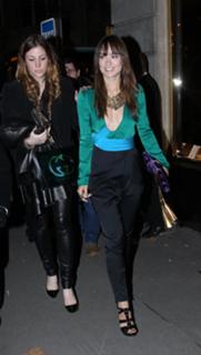 Olivia Wilde feet photo thumbnail