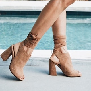 Kristin Cavallari feet photo thumbnail