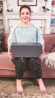 Drew Barrymore feet photo thumbnail