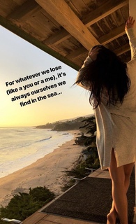 Nicole Scherzinger feet photo thumbnail