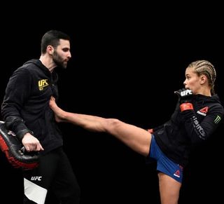 Paige VanZant feet photo thumbnail