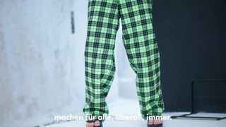Maisie Williams feet photo thumbnail