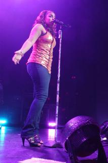 Jordin Sparks feet photo thumbnail