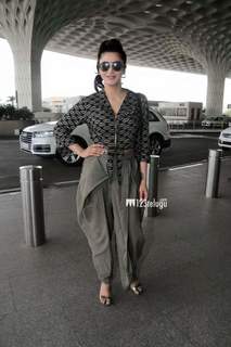 Shruti Haasan feet photo thumbnail