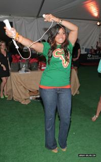 Jordin Sparks feet photo thumbnail