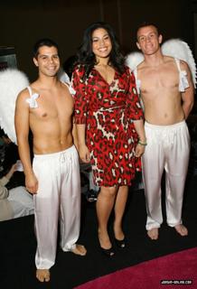 Jordin Sparks feet photo thumbnail