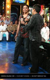 Jordin Sparks feet photo thumbnail