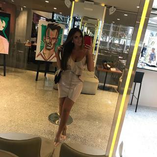 Nicole Bahls feet photo thumbnail