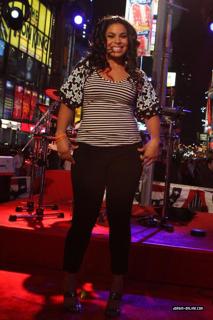 Jordin Sparks feet photo thumbnail