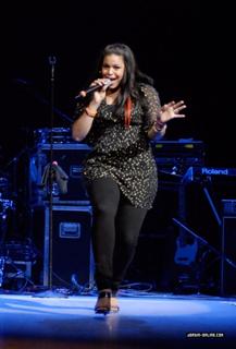 Jordin Sparks feet photo thumbnail