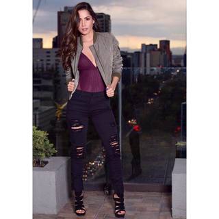 Carmen Villalobos feet photo thumbnail