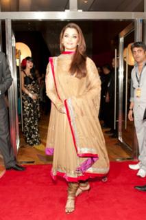 Aishwarya Rai Bachchan feet photo thumbnail