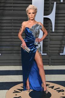 Halsey feet photo thumbnail