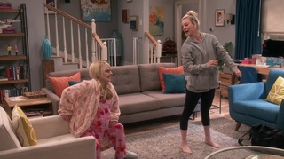 Kaley Cuoco feet photo thumbnail