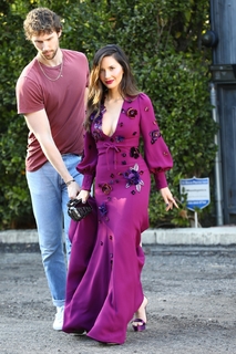 Olivia Munn feet photo thumbnail