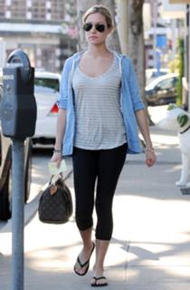 Kristin Cavallari feet photo thumbnail