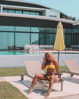 Jilly Anais feet photo thumbnail
