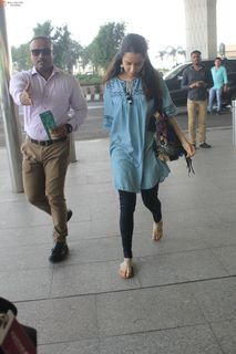 Shraddha Kapoor feet photo thumbnail