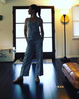 Evangeline Lilly feet photo thumbnail