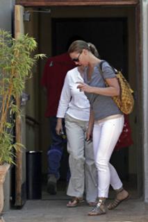 Katherine Heigl feet photo thumbnail
