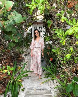 Jamie Chung feet photo thumbnail